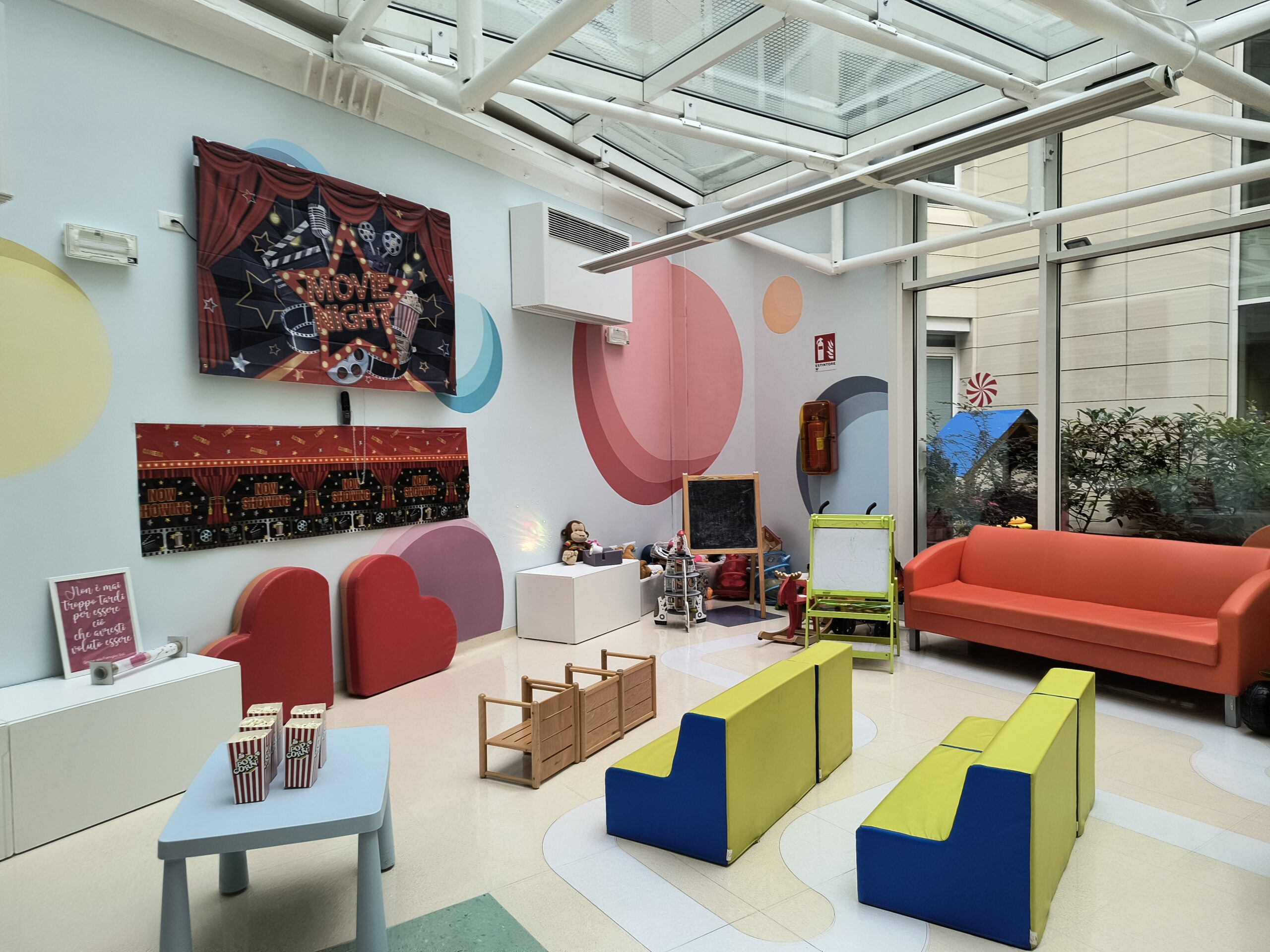 Sala Cinema per i pazienti del reparto